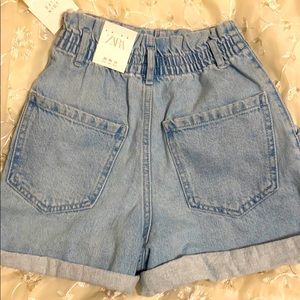 💯 % Authentic Zara High Waisted Shorts 🩳